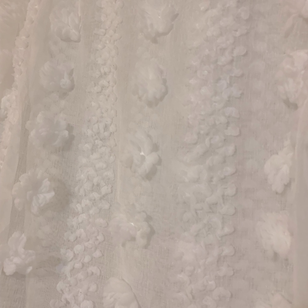 White amd yellow shirts